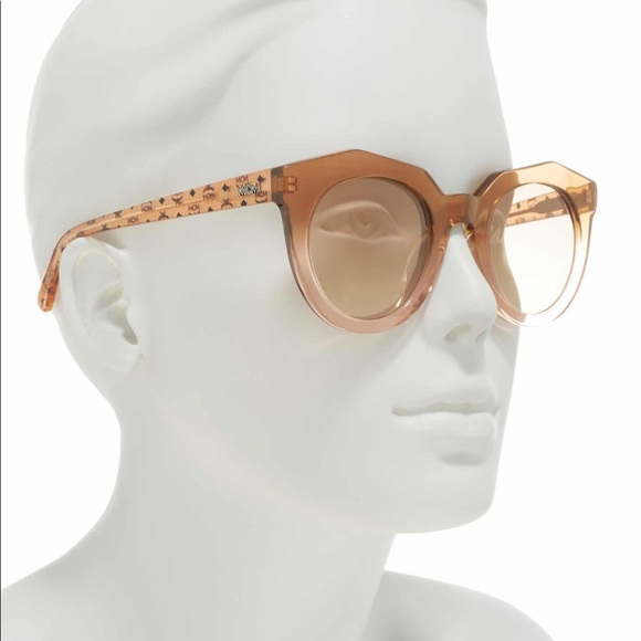 🆕MCM Oversized Square sunglasses Peach/Rose - Picture 2 of 5